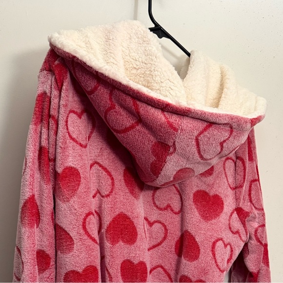 Pink & Red Plus Size Robe - Picture 2 of 5